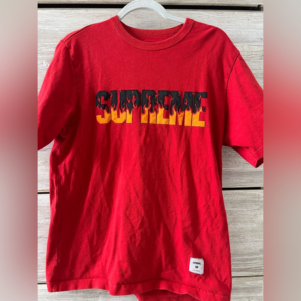 Supreme men’s  Red Graphic T-Shirt the fire design